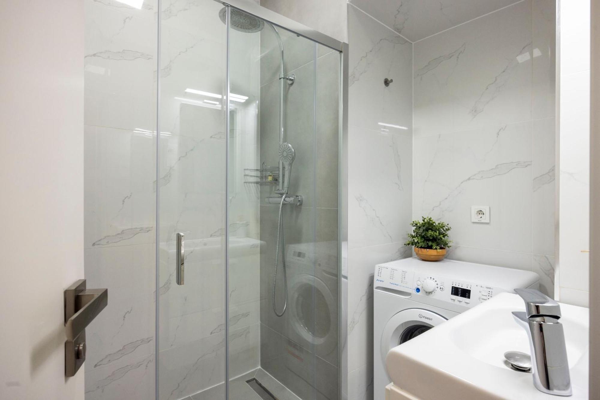 Spacious Cozy Home With 4Bedroom In The Heart Of Bp Budapest Eksteriør billede