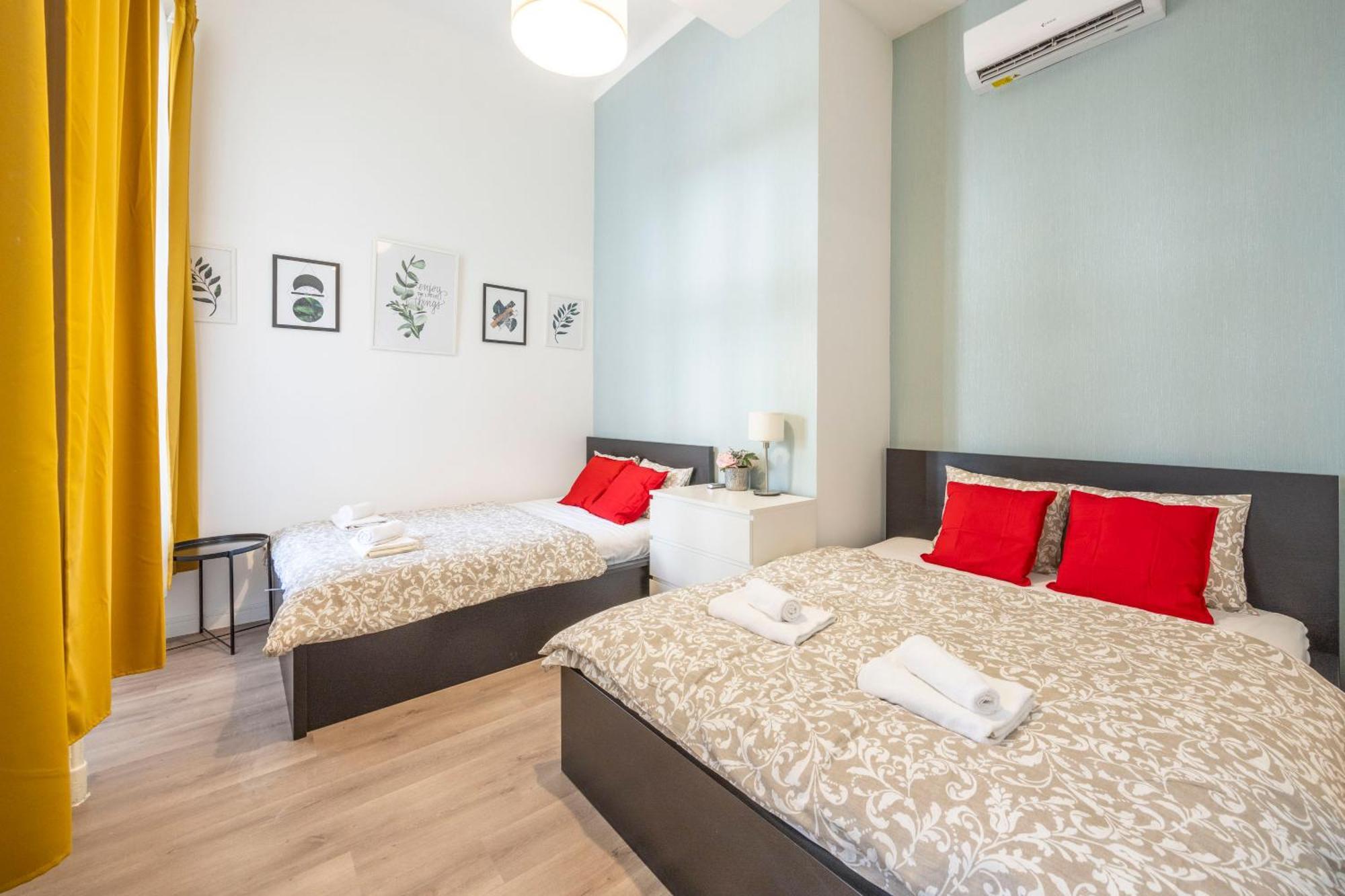 Spacious Cozy Home With 4Bedroom In The Heart Of Bp Budapest Eksteriør billede